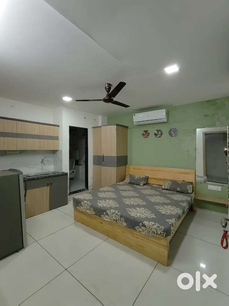 Zero Brokrage!! Fully furnished 1 RK flat  near Brillent convention