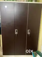 Milton wardrobe come with lock amd key security