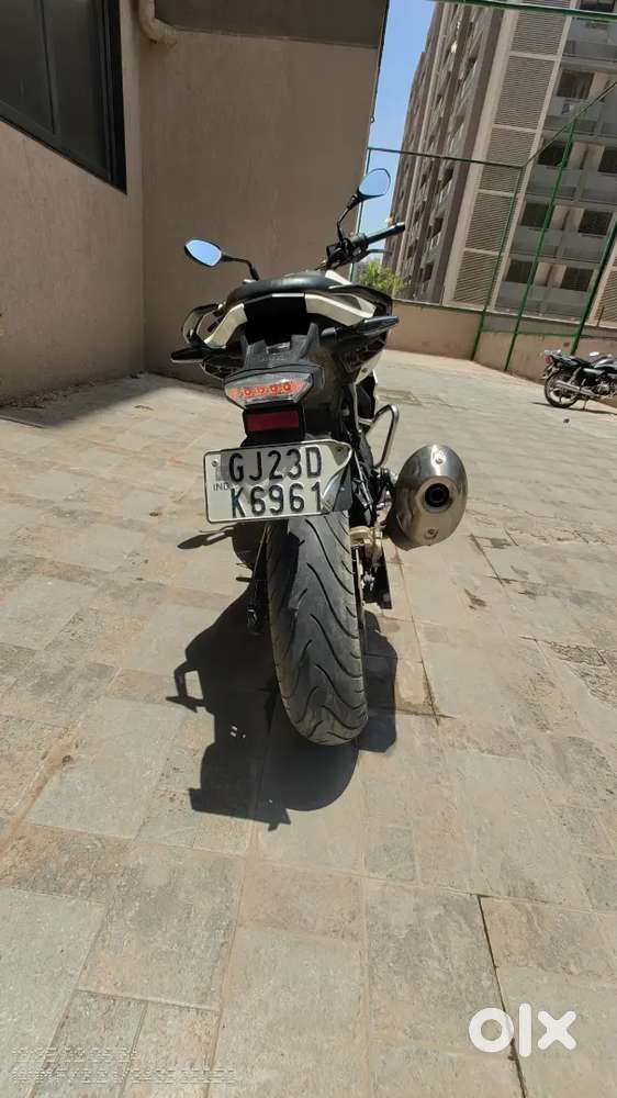 BMW G310R white and blue