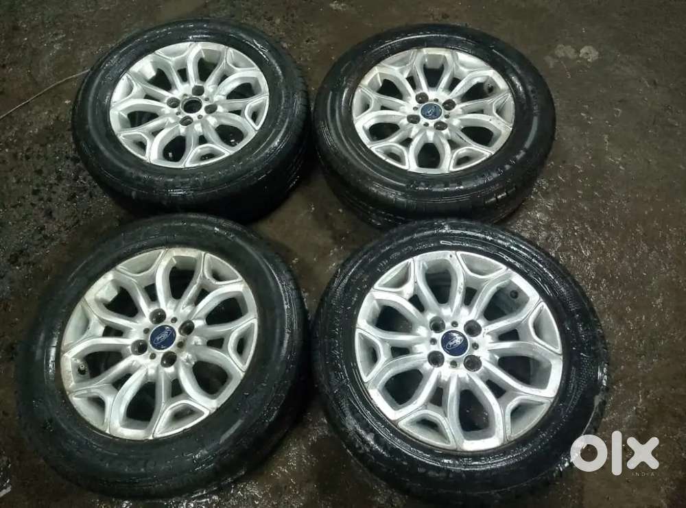 Genuine Ford Eco Sports Alloy with Tyre
