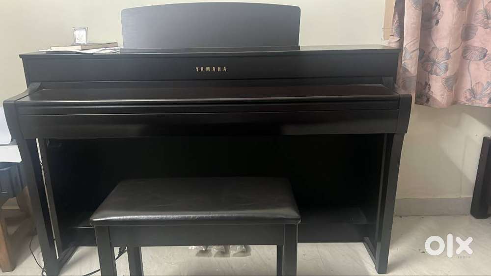 Digital Piano - Yamaha - CLP745R