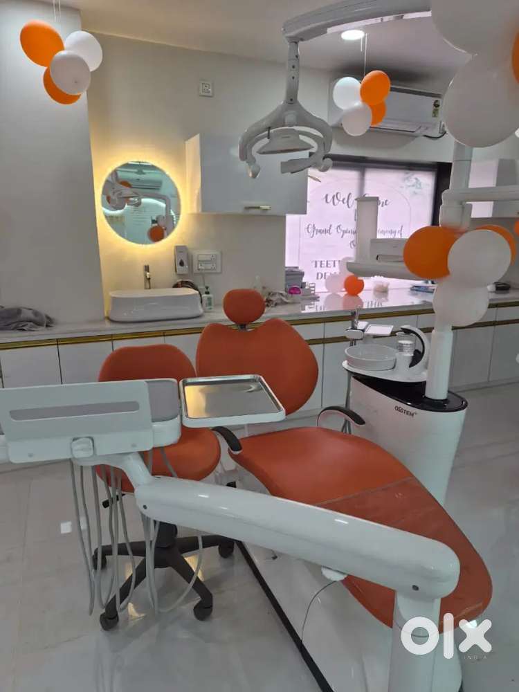 Dental clinic attendant