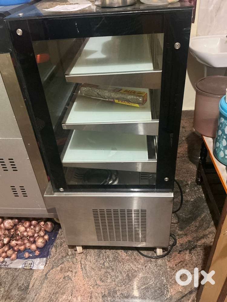 Industrial cake display fridge