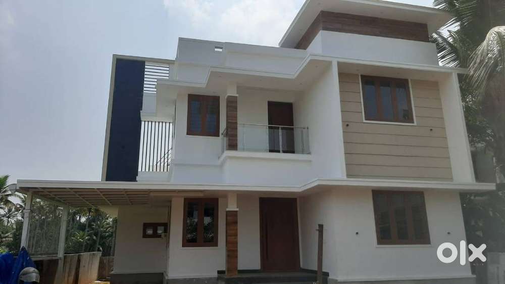 Kadungaloor 3 bhk house for lease