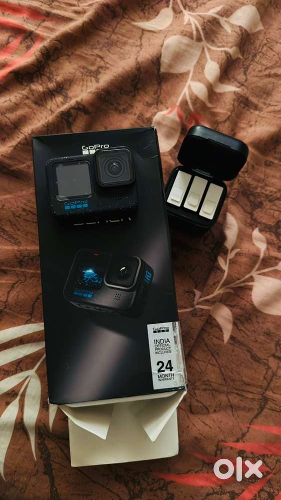 Gopro Hero 12 with 3 batteries and charging case