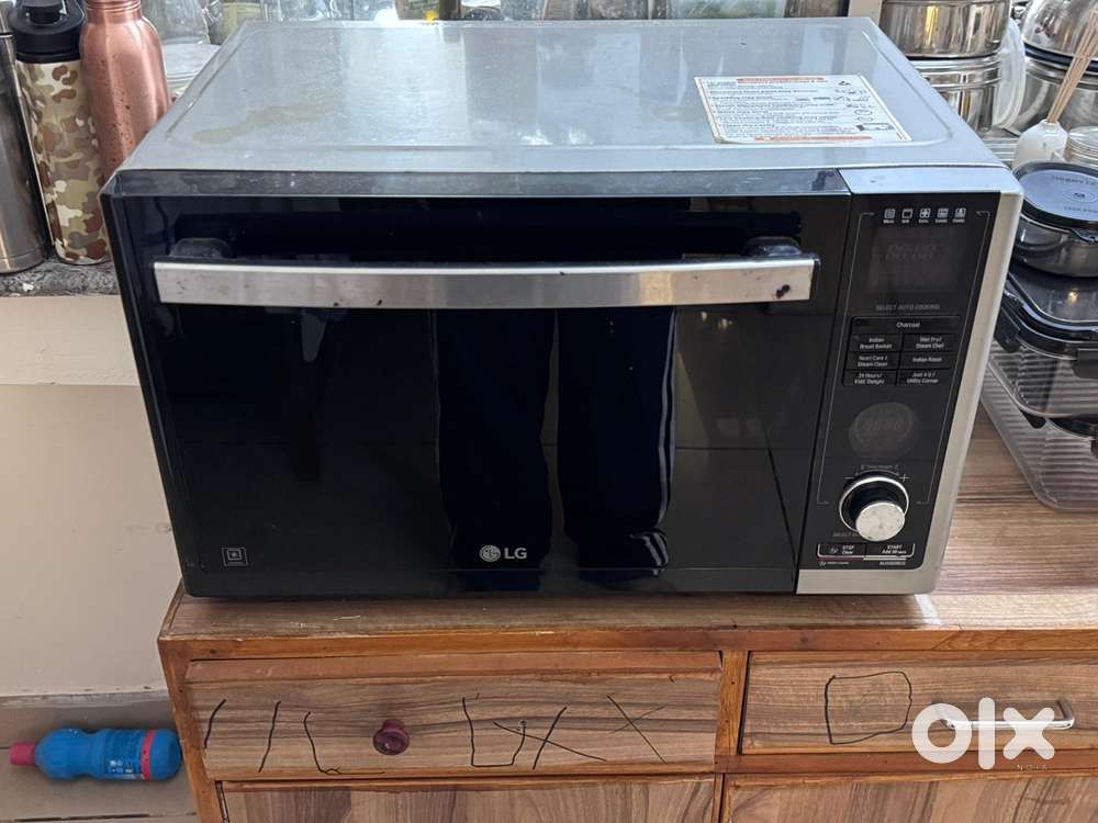 Lg oven for sale in good condition
