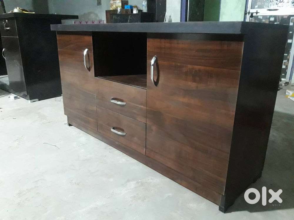 4ft. TV unit for home or office