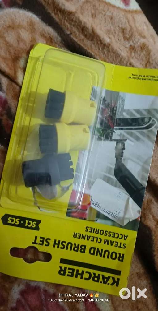 New condition only 19 day use new Steam Machine.   And round bresh