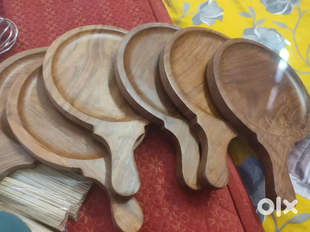Pizza tray wooden and other accessories