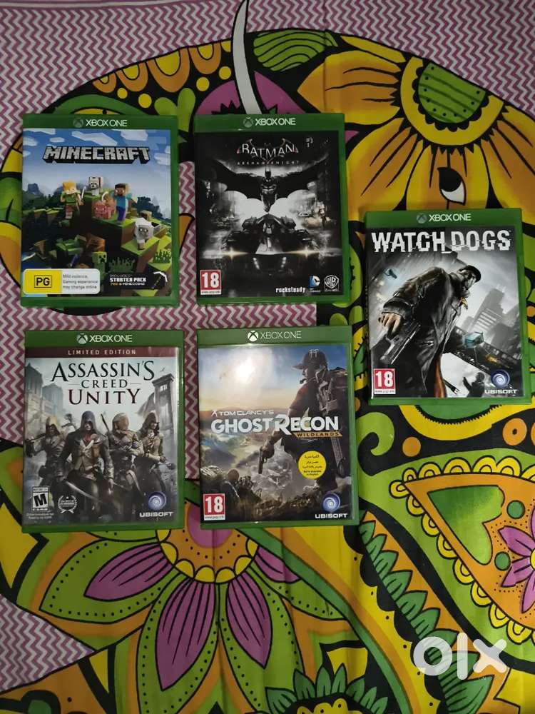 xbox one CDs (original with barely minimum scratches on it)