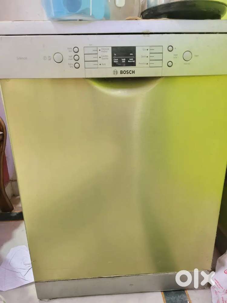 Bosch SMS66GI01I Free 
Standing 12 Place Settings 
Dishwasher