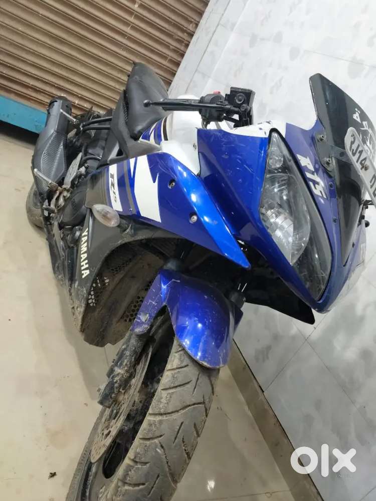 Yamaha r15 v2 2014 model 4th owner A one condition bike