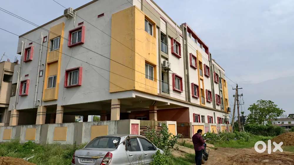 6km from Rajahmundry Airport, 2Bhk Flat for sale