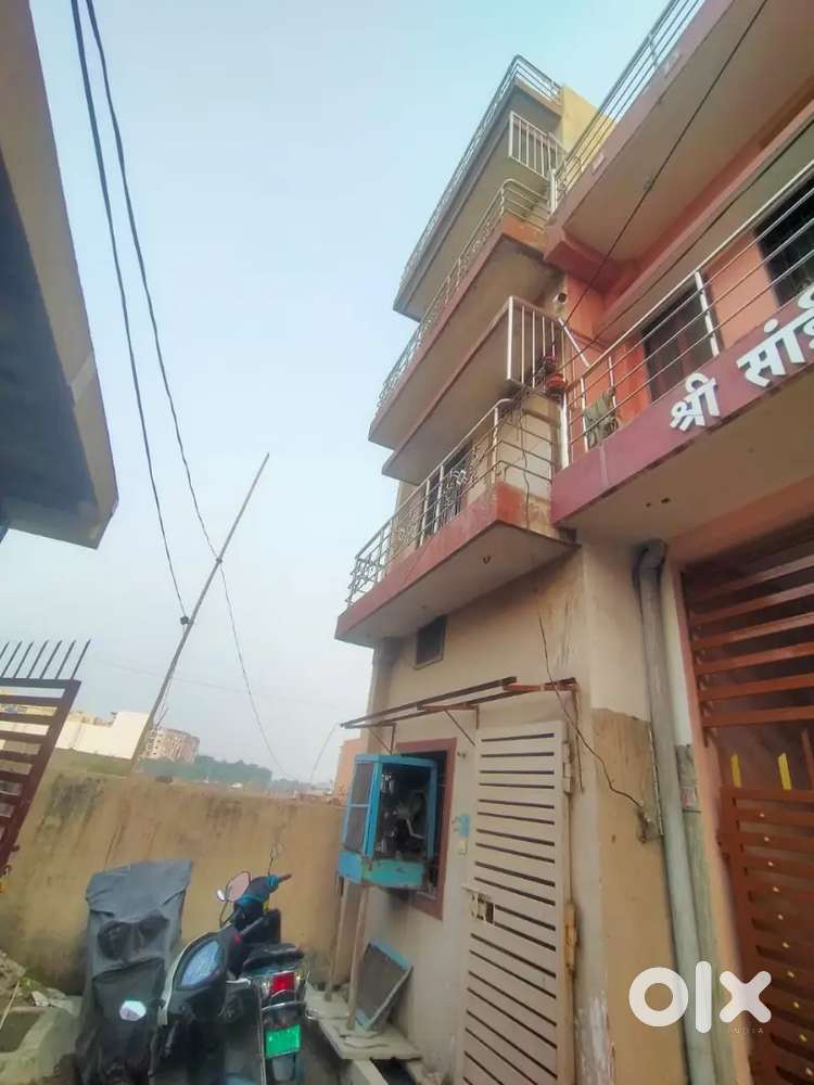 I am a broker I have houses for rent and sell contact for more details