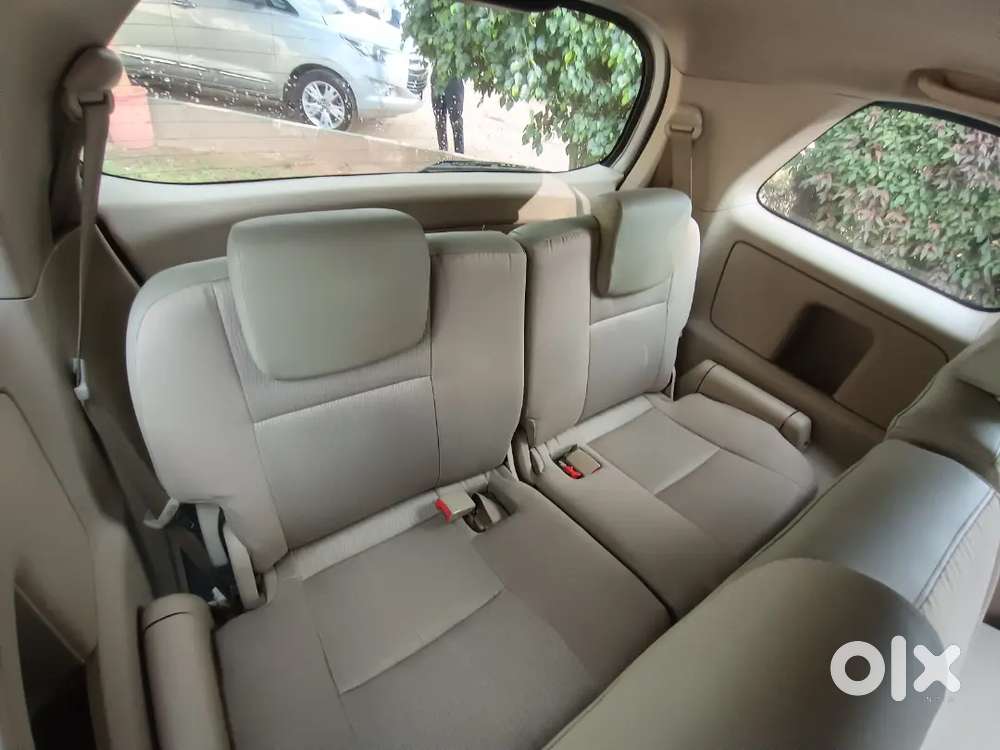 Toyota Innova 2.5G Diesel vehicle
