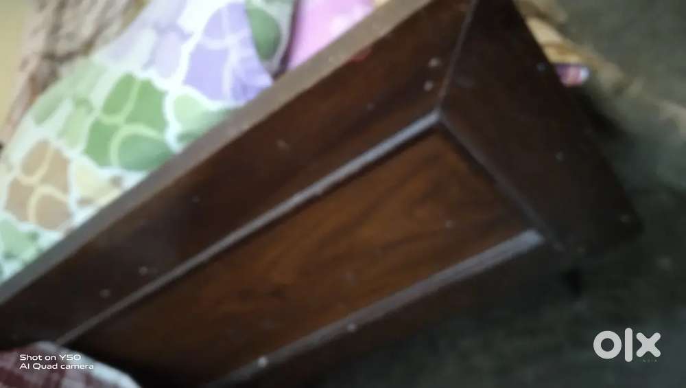 Single Wooden bed