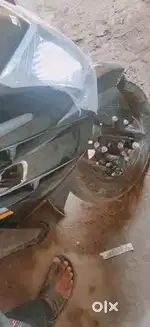 Achhi gadi hai paiso ki zarurat hai