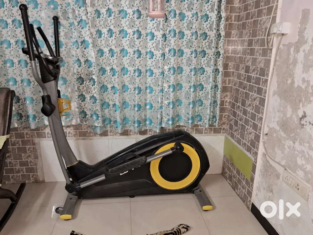 Cross trainer/elliptical trainer