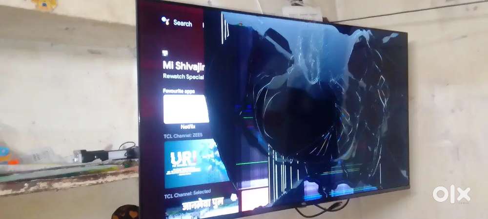 TCL TV 5 months old new 43 inch display damage