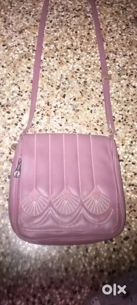 This is old pease .I sell new bags.