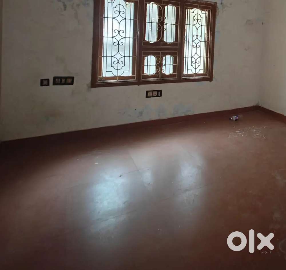 Required Bachelor Room Mate