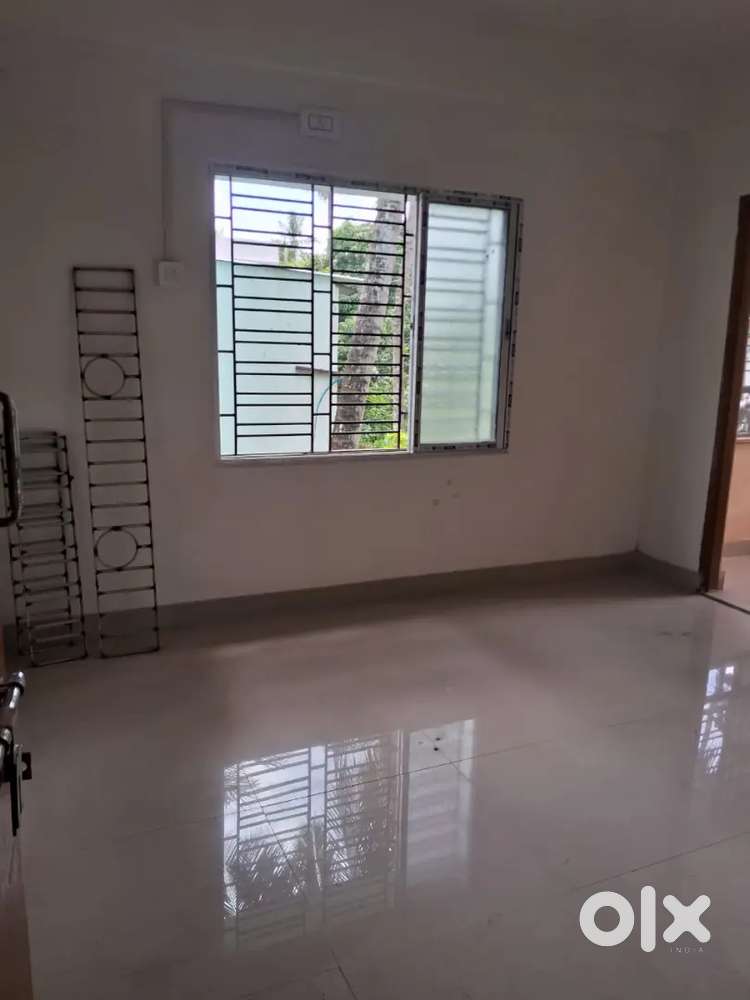 Get A New 2 BHK ready to move flat in Barrackpore at low price