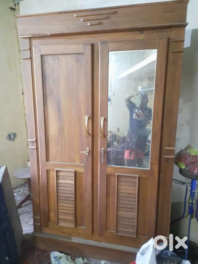 അലമാര കൊടുക്കുവാൻ