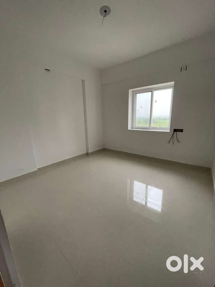 Spacious 3BHK with reserved parking, lift, amazing city and road view.