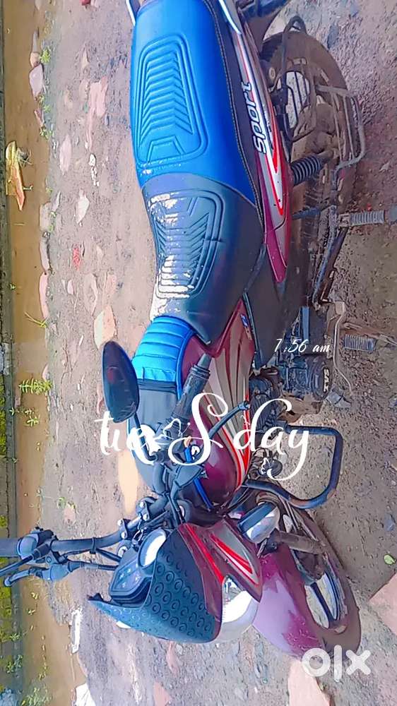 Honda showroom me 30000 lag gay hai
