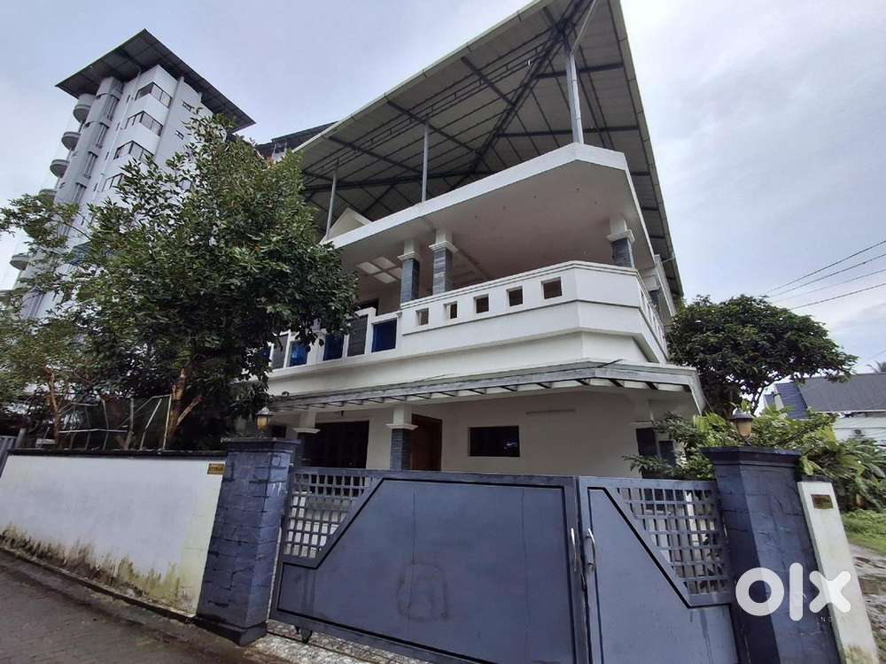 4 bhk 2300 sqft 5 cent house for sale sn junction