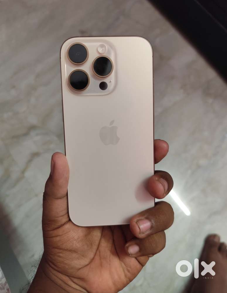 Iphone 16 pro 128 gb a month old