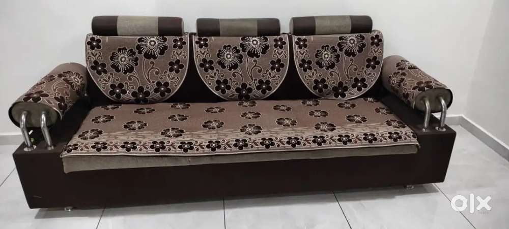 Sofa set without cover