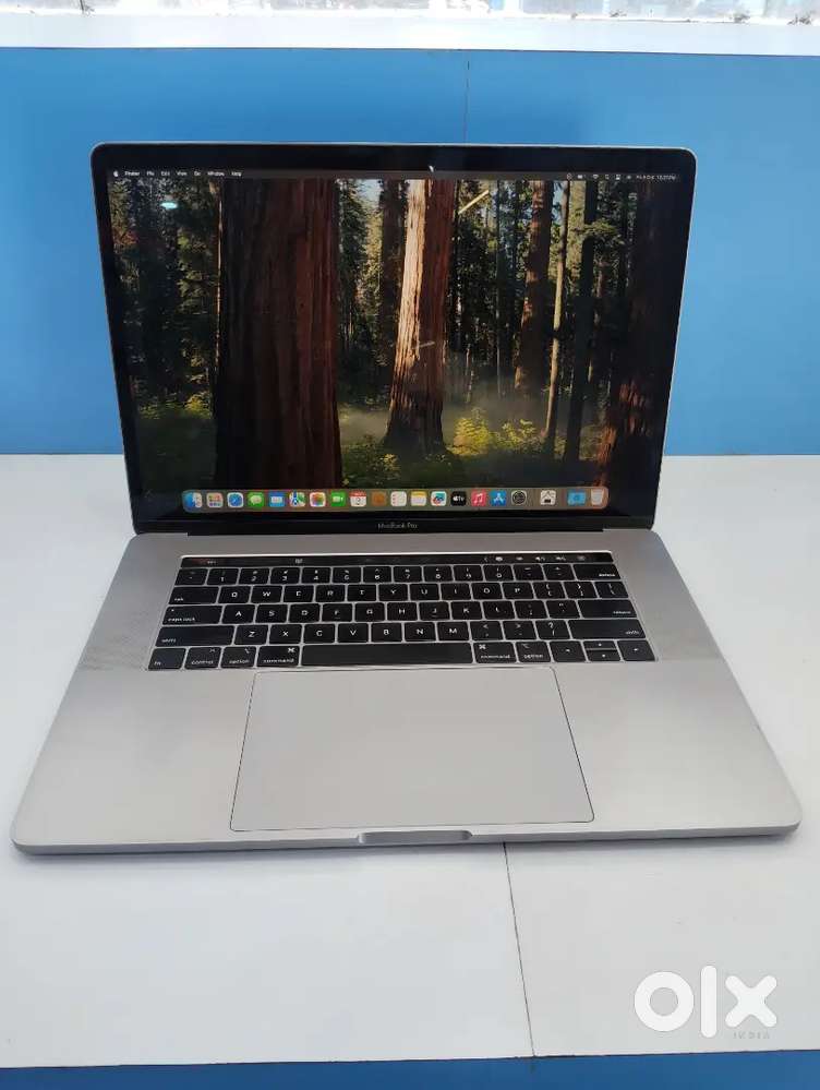 MACBOOK PRO i7 with warranty