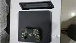 PS4 500 GB, 1 Controller, Vertical Stand and 2 Free Games