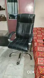 Boss chair steel chair plastic chair or glass table
