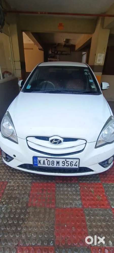 Hyundai Verna 2011 Petrol 85000 Km Driven