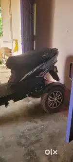 Three wheelers electric scooter