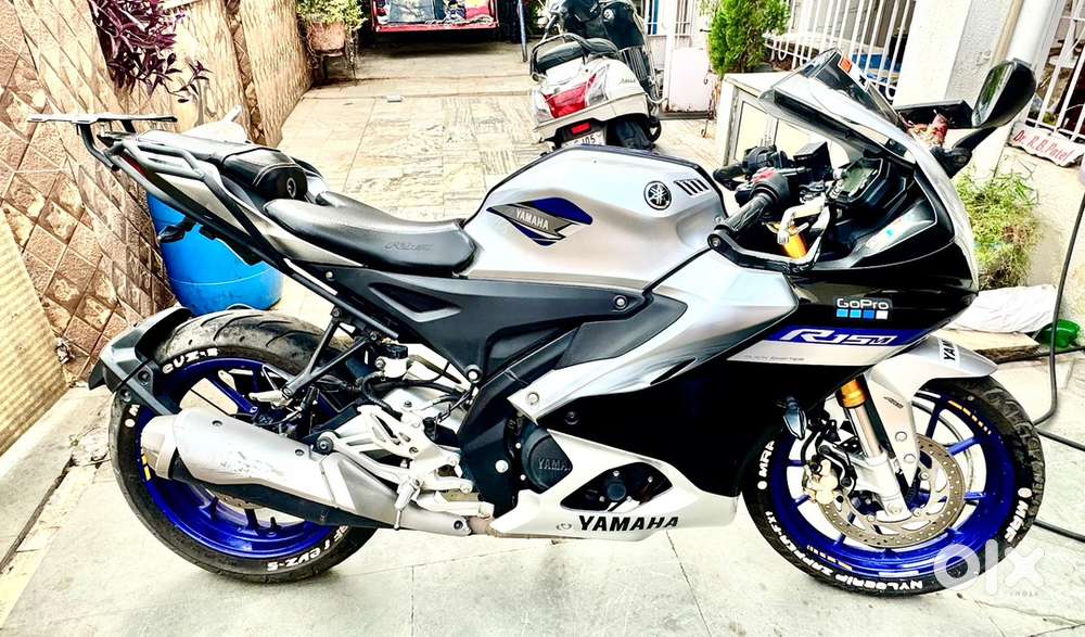 R15-M quickshifter WITH ACCESORIES and CERAMIC COATING GENUINE SERVICE