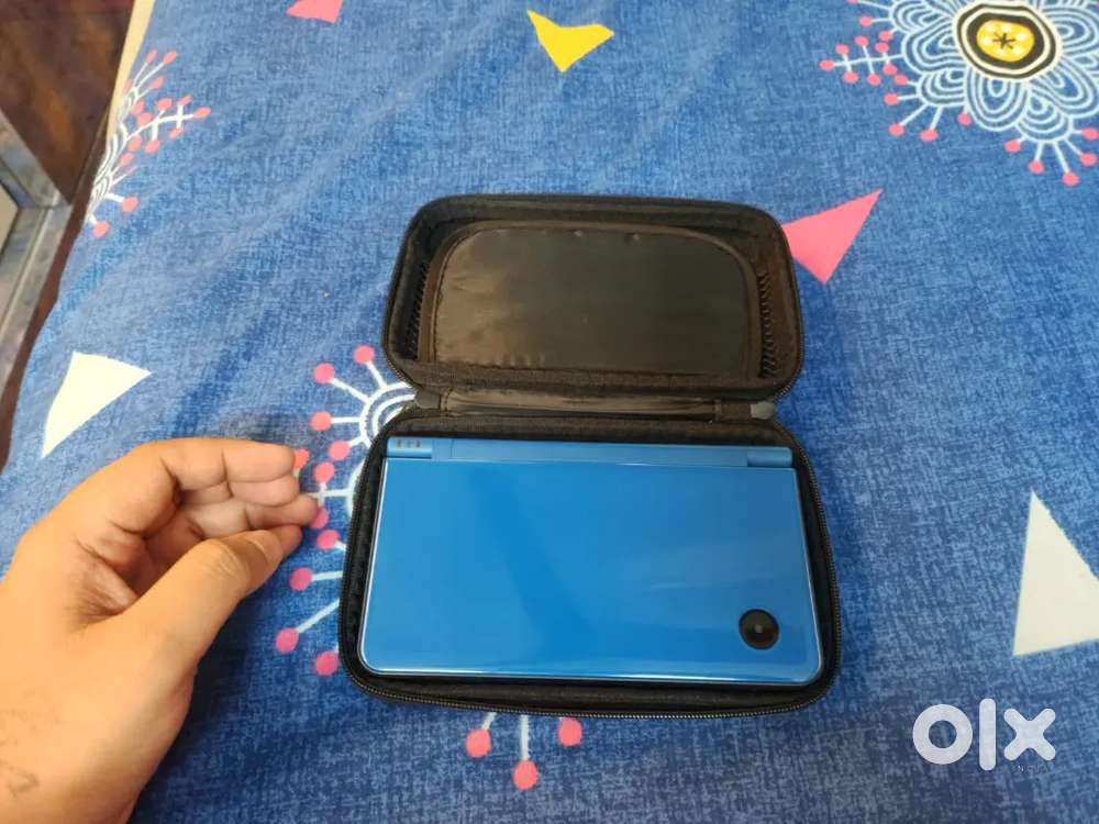 Nintendo DSi XL Portable Console  Excellent Condition  Retro Console