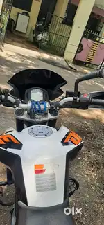 Duke 200 White 2016