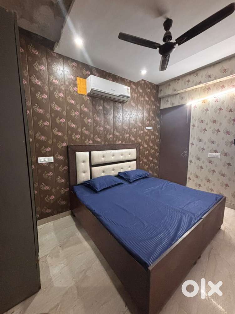 Pg for boys and gril indipandent room vip road Zirakpur