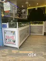 Mobile counter showcase