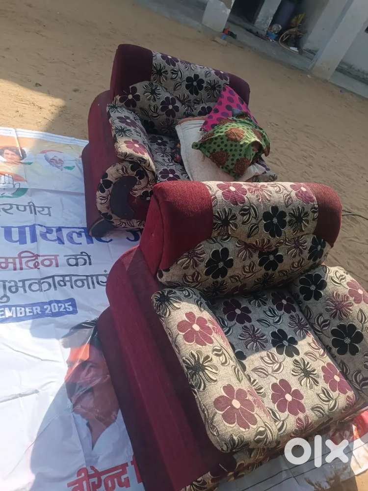 Sofa set - 2 single sofa and 4 seater single sofa