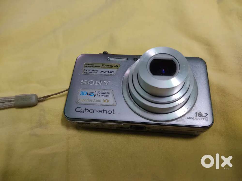 Sony 16.2mp camera in good working condition
