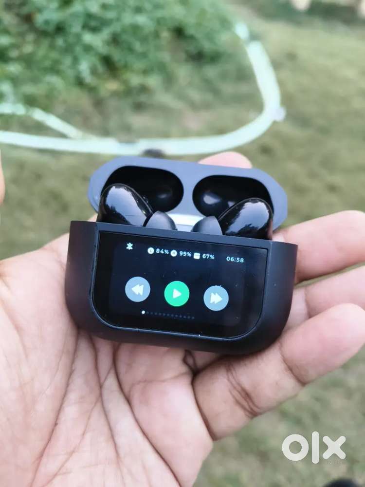 Hammer earbuds touch screen