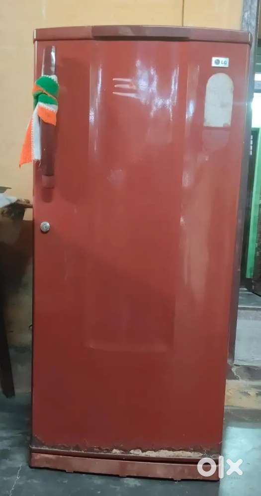 GOOD CONDITION FRIDGE