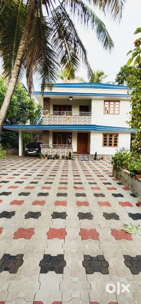 5bedroom House and 21.50cent Land for sale