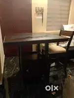 Showroom display table for sale with two chairs