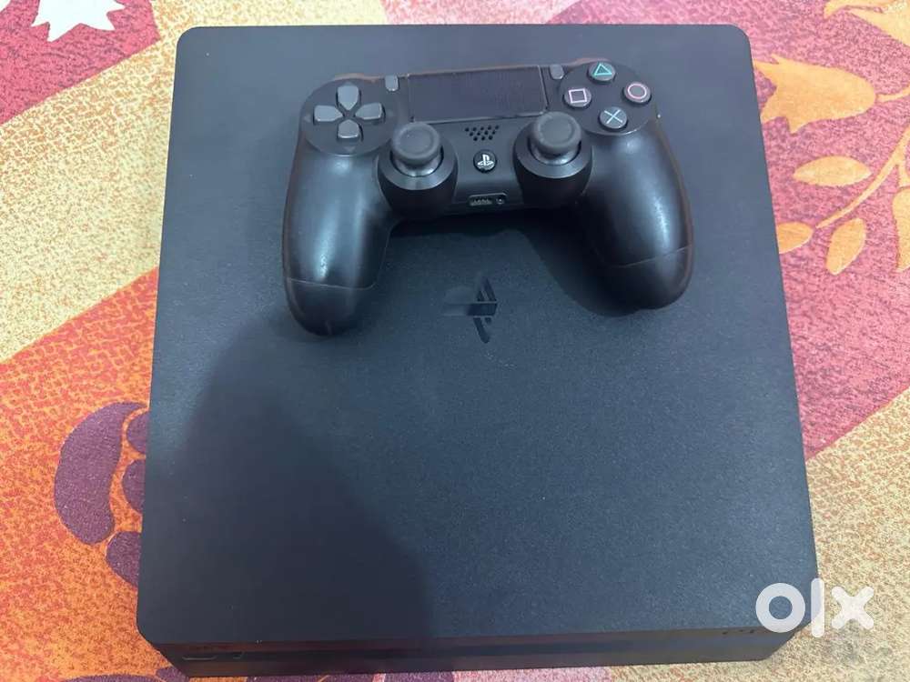 PS4 slim  12.50 version with all Accessories cable etc.