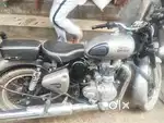 New condition royal Enfield classic 350 .Silver and black colur